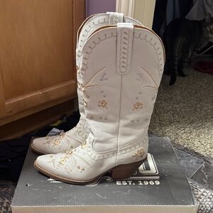 Dingo full bloom cowgirl boots
